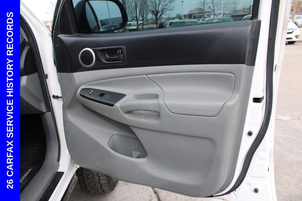 Used 2014 Toyota Tacoma 4x4 Double Cab w/ SR5 Package image 19