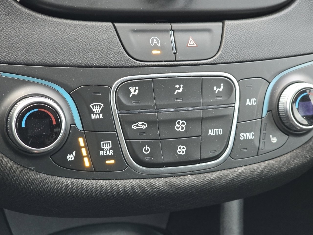 Used 2024 Chevrolet Malibu LT image 18