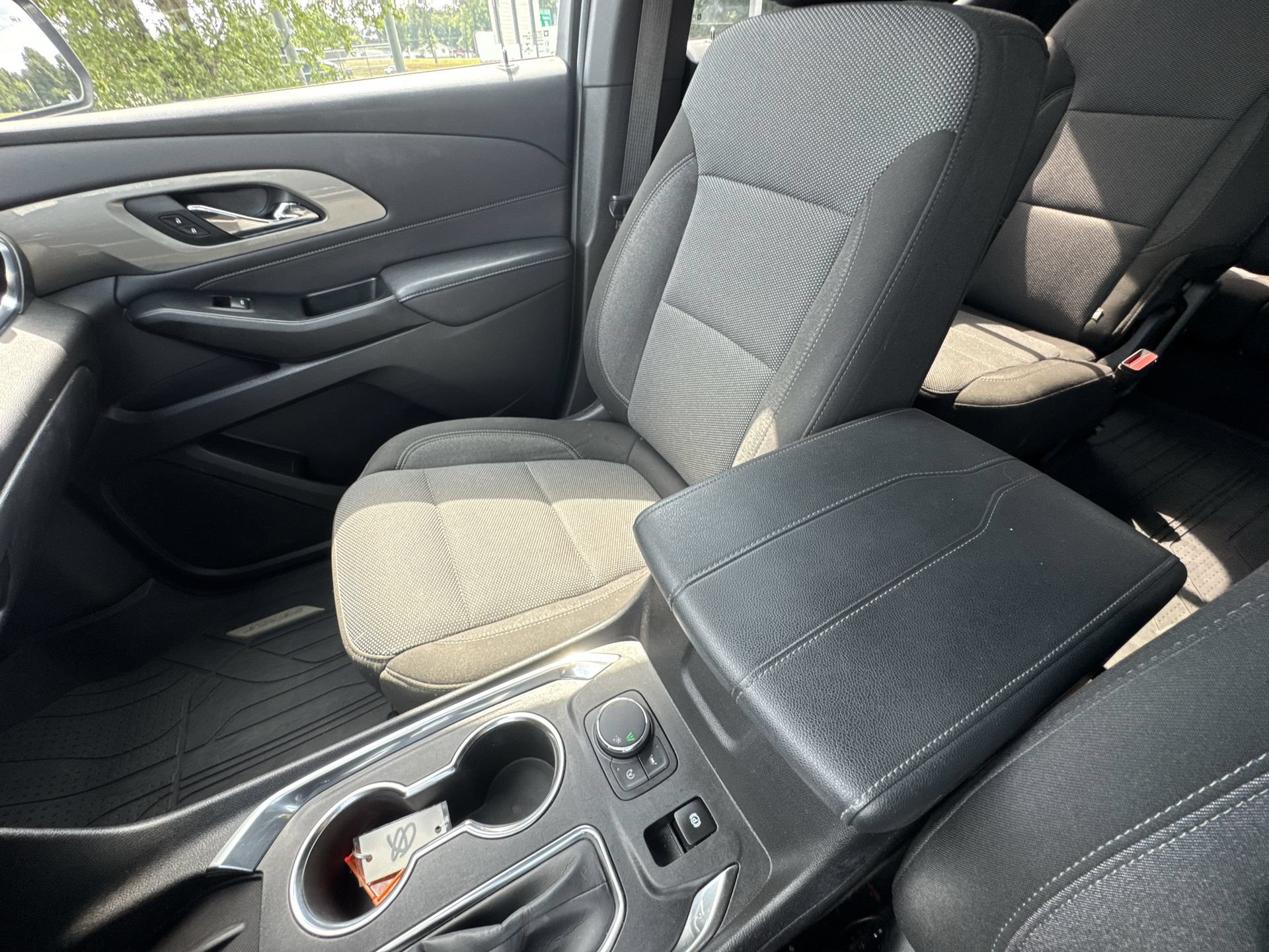 Used 2023 Chevrolet Traverse LT FWD image 20