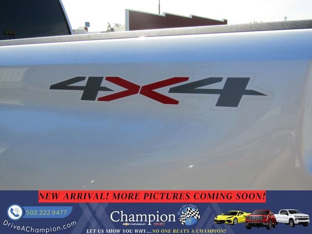 Used 2022 Chevrolet Silverado 2500 Custom w/ Custom Value Package AWD/4WD image 10