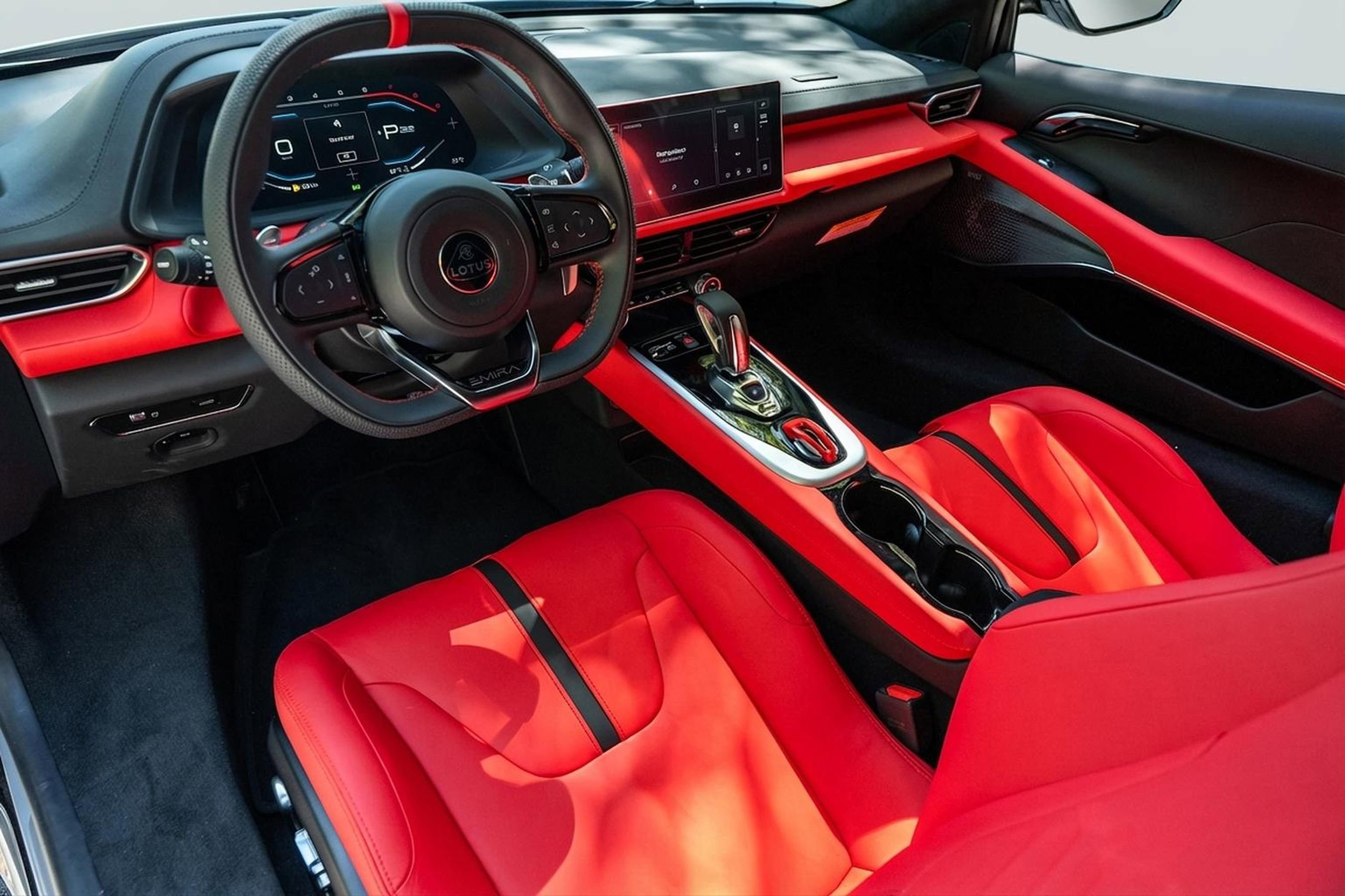 Used 2025 Lotus Emira image 4