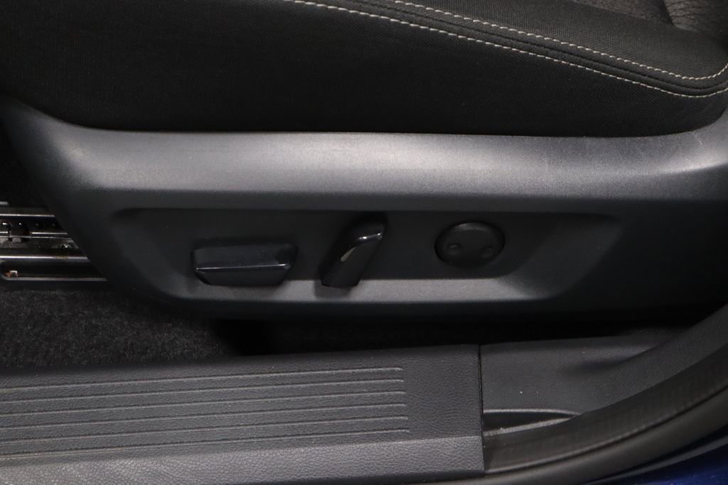 Certified 2025 Nissan Rogue SV AWD/4WD image 24