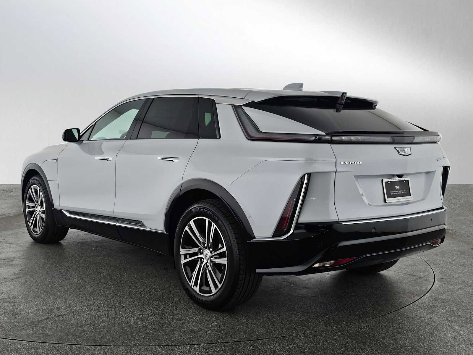 Used 2026 Cadillac Lyriq Luxury w/ LPO, Floor Liner Package image 5