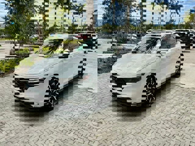 Used 2023 Honda Accord Touring image 3