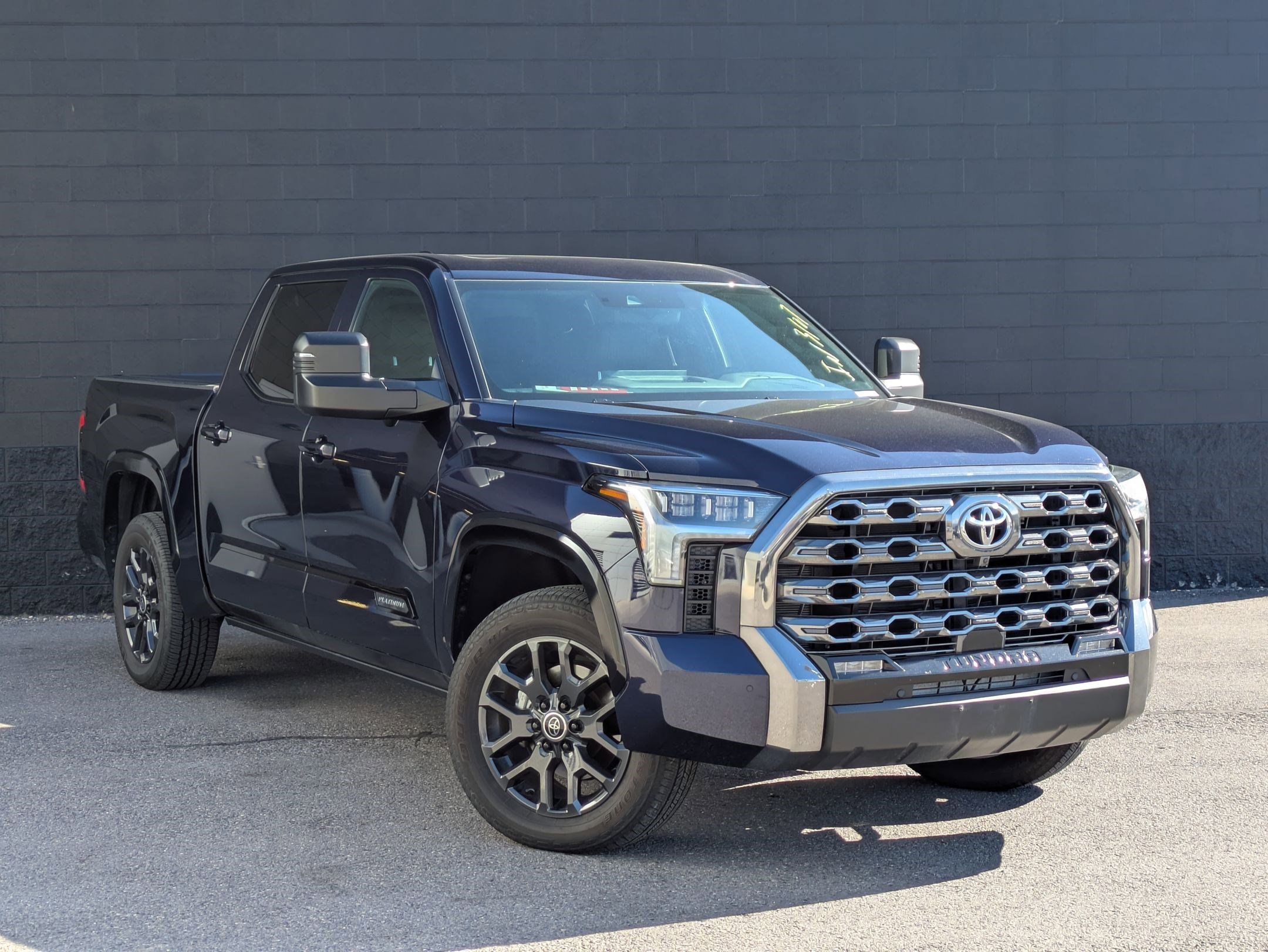 Used 2024 Toyota Tundra Platinum AWD/4WD image 3