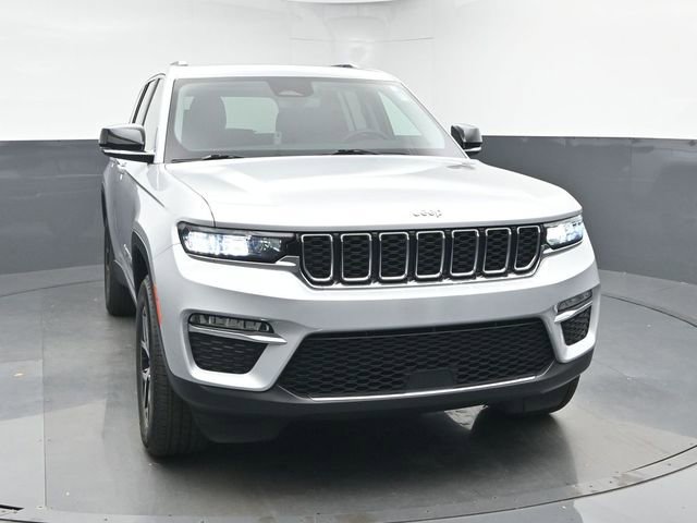 Used 2023 Jeep Grand Cherokee Limited image 2