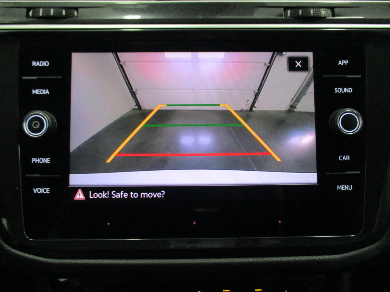 Used 2024 Volkswagen Tiguan SE image 21