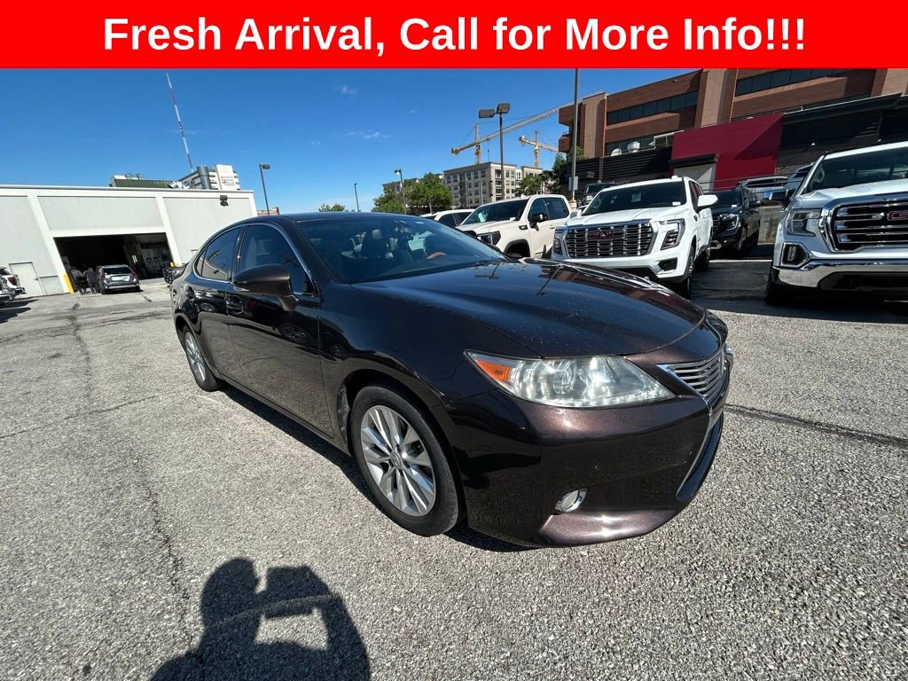 Used 2013 Lexus ES 300h w/ Luxury Pkg FWD image 1