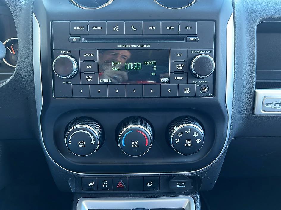 Used 2016 Jeep Compass Latitude image 17