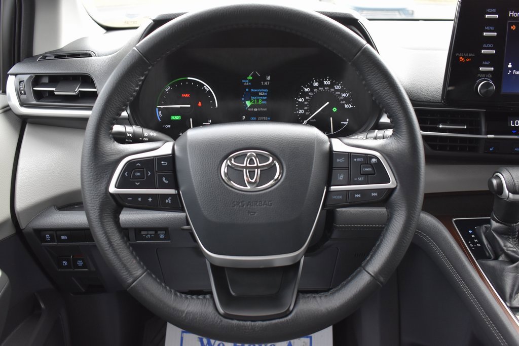 Used 2021 Toyota Sienna XLE image 22