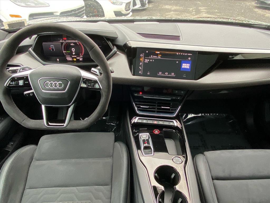 Used 2022 Audi e-tron GT Premium Plus w/ Performance Package image 13