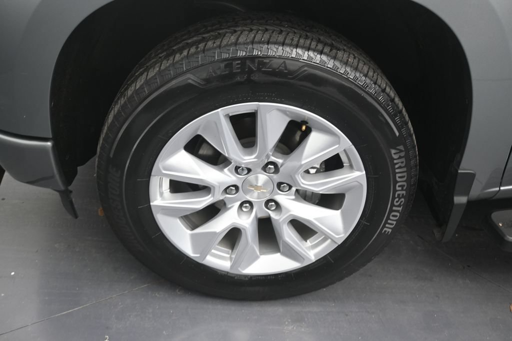 Used 2024 Chevrolet Silverado 1500 Custom RWD image 9