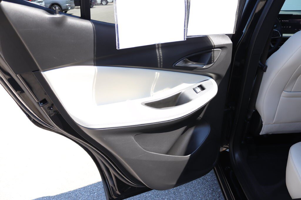 Used 2024 Buick Encore GX Preferred w/ Comfort Package FWD image 11