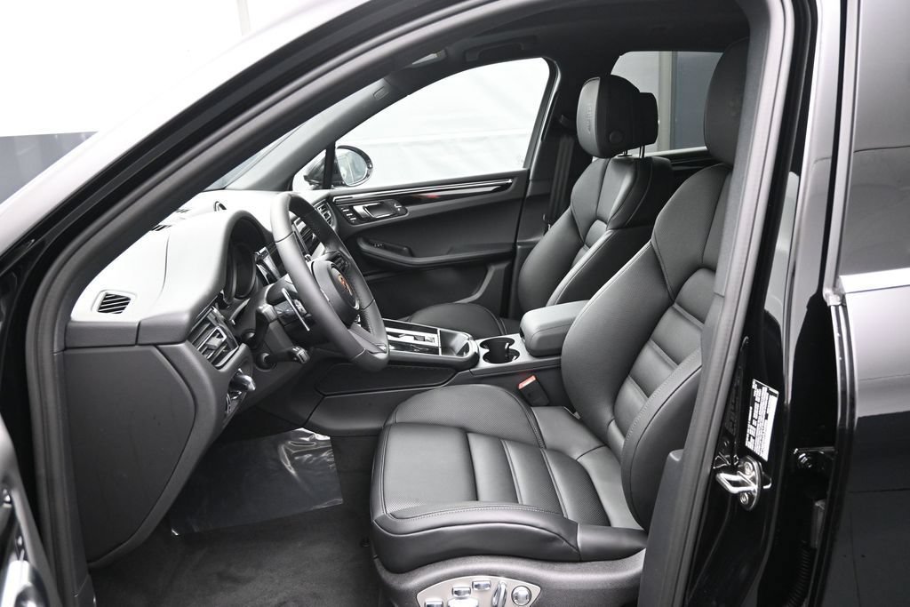 New 2026 Porsche Macan S AWD/4WD image 5