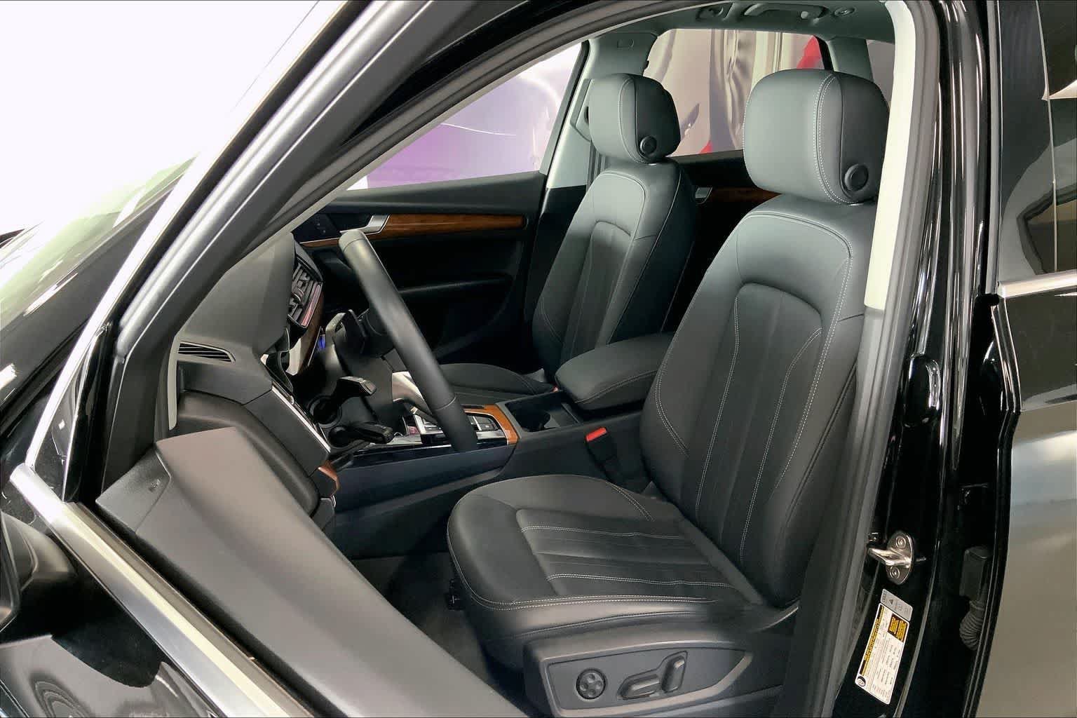 Used 2023 Audi Q5 2.0T Premium w/ Convenience Package AWD/4WD image 9