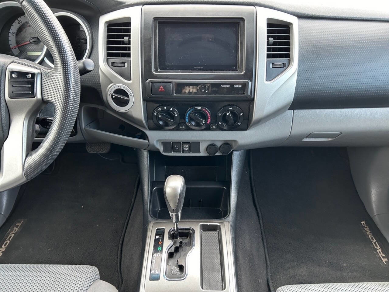 Used 2013 Toyota Tacoma 4x4 Double Cab w/ TRD Off-Road Pkg image 12