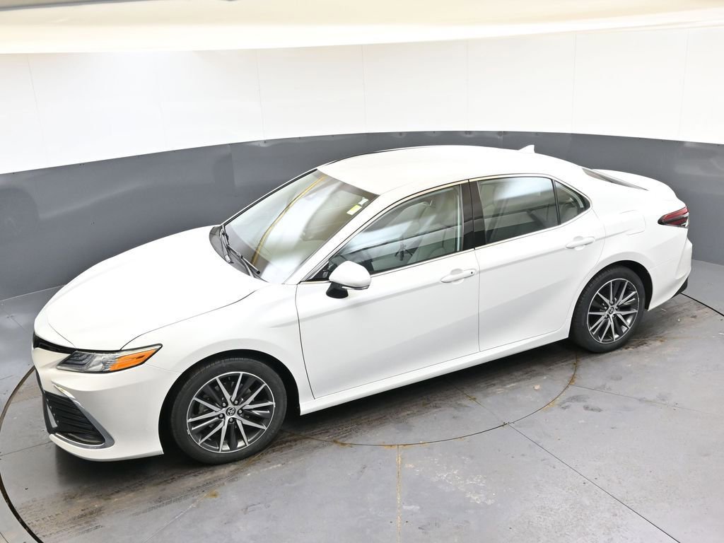 Used 2023 Toyota Camry XLE w/ Cold Weather Package image 30