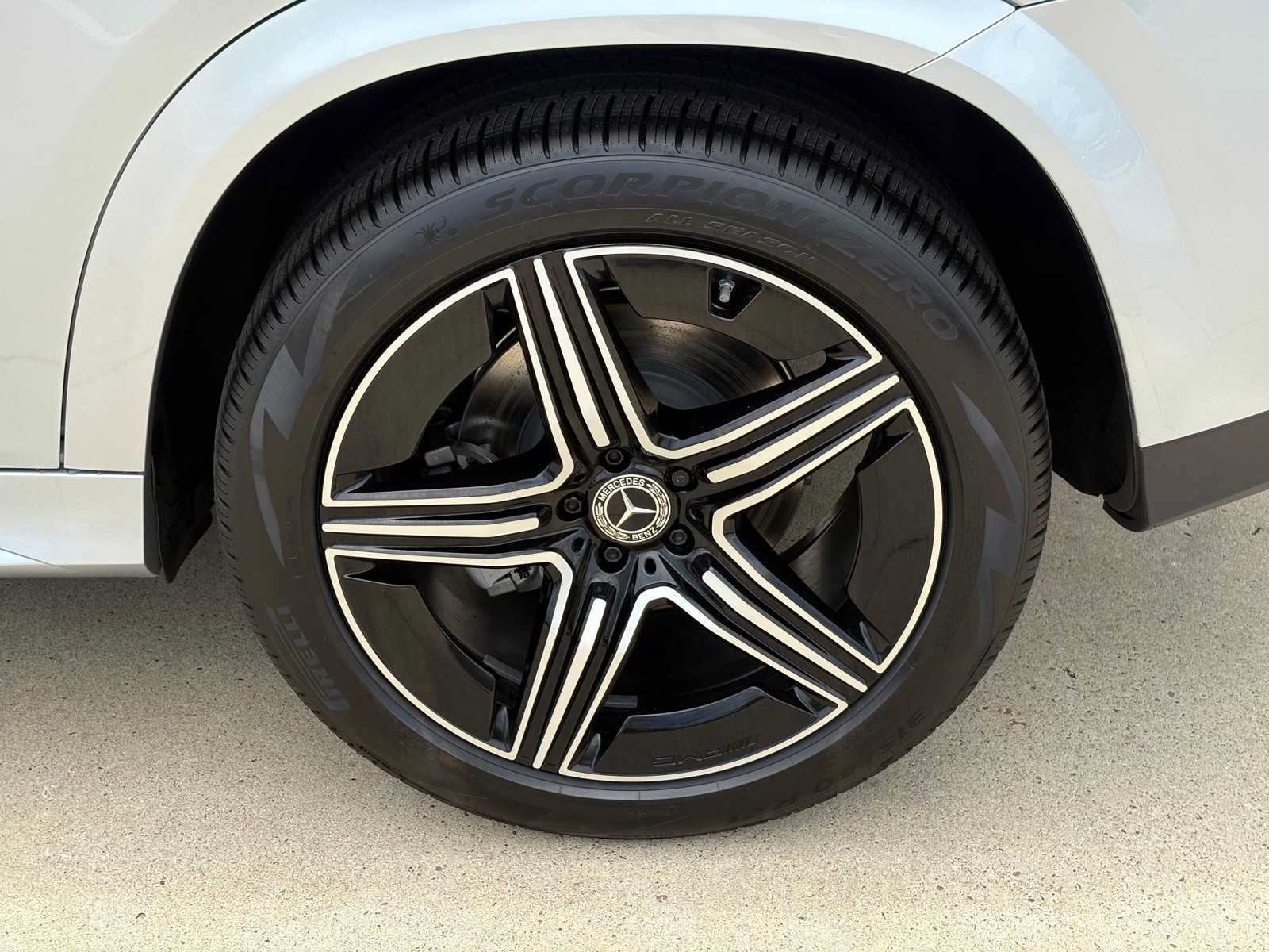 New 2026 Mercedes-Benz GLE 450 4MATIC Coupe image 9