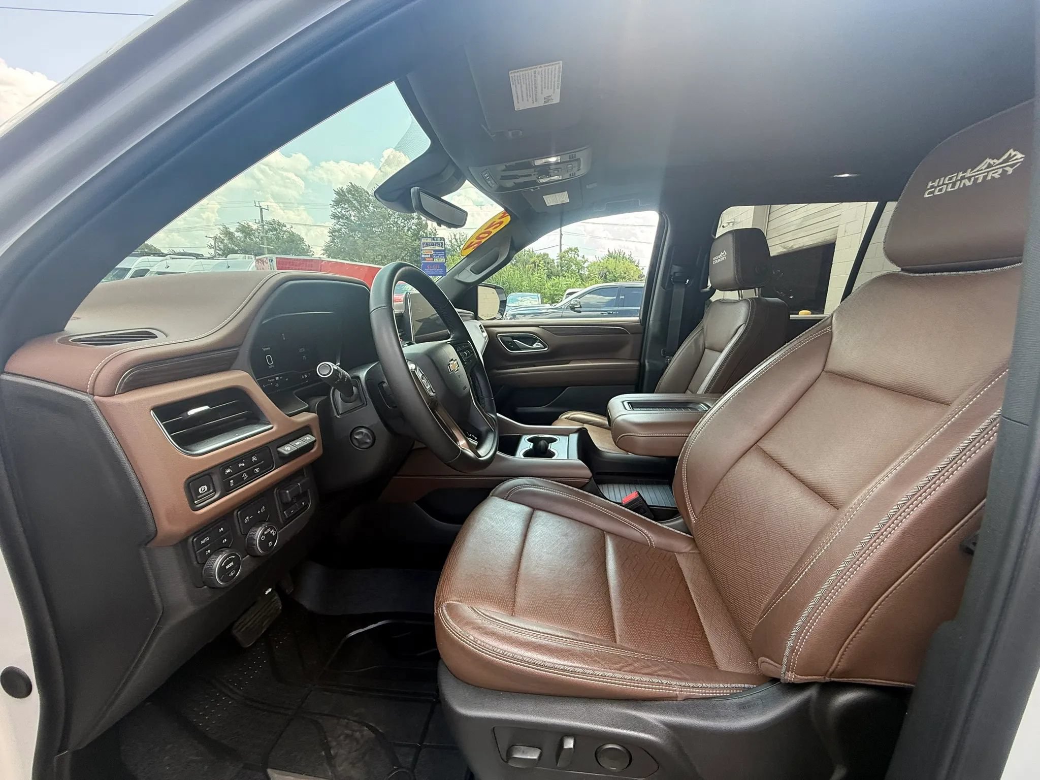 Used 2024 Chevrolet Tahoe High Country AWD/4WD image 25