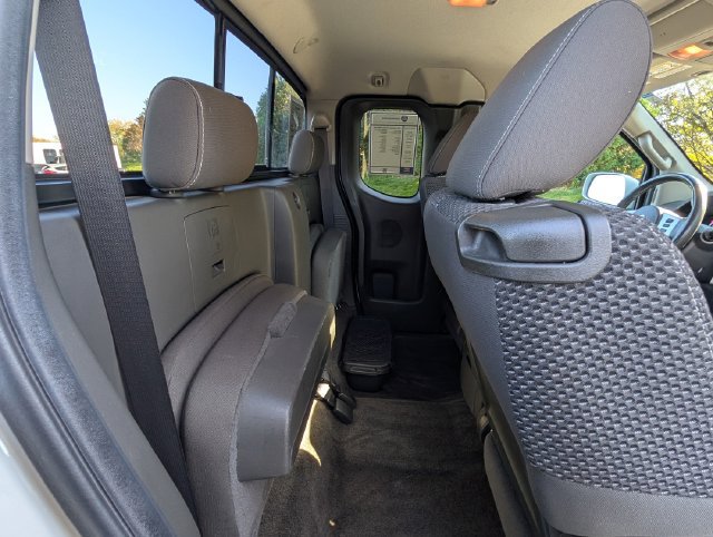 Used 2014 Nissan Frontier PRO-4X w/ Pro-4x Graphics Package AWD/4WD image 27