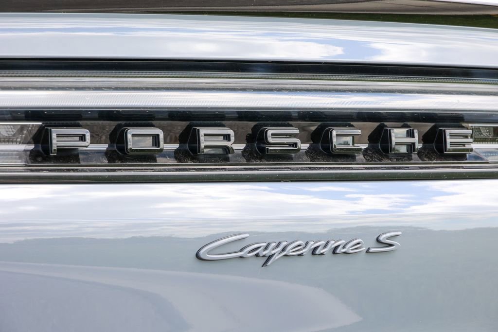 Certified 2025 Porsche Cayenne S AWD/4WD image 19