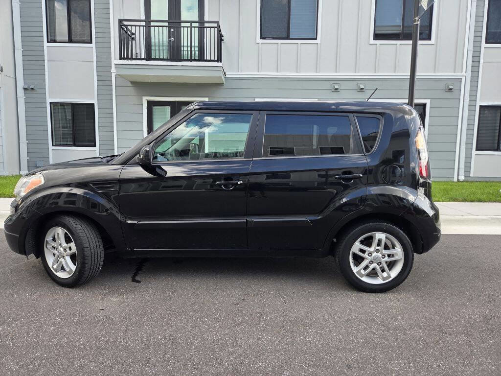 Used 2011 Kia Soul + w/ Audio Pkg FWD image 10
