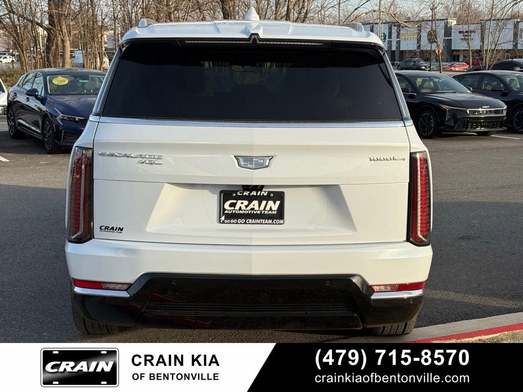 Used 2026 Cadillac Escalade IQL Luxury image 8