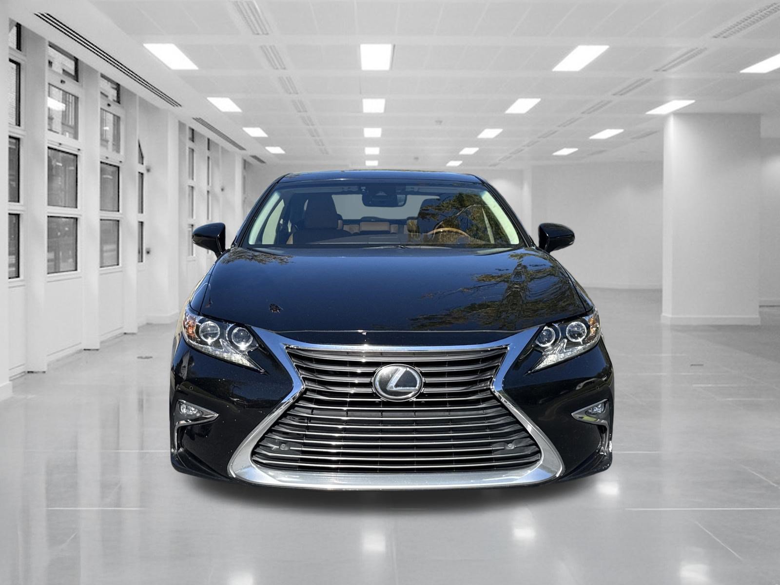 Used 2017 Lexus ES 350 w/ Ultra Luxury Package FWD image 2