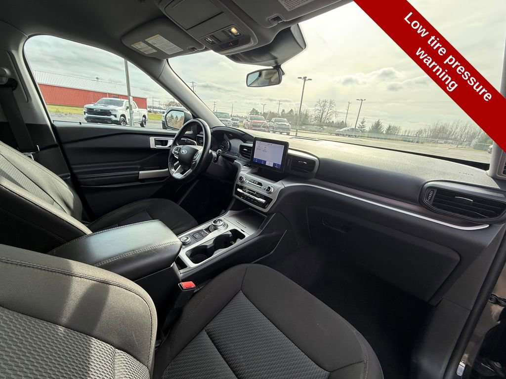 Used 2023 Ford Explorer XLT w/ Class IV Trailer Tow Package image 46