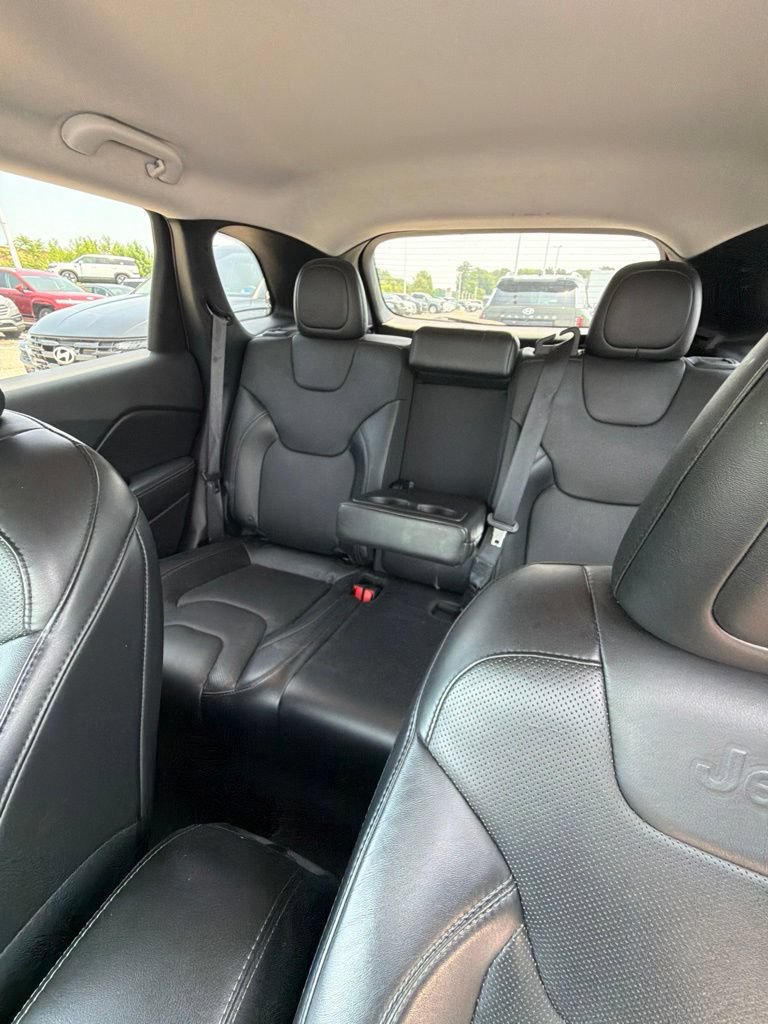 Used 2019 Jeep Cherokee Limited AWD/4WD image 15