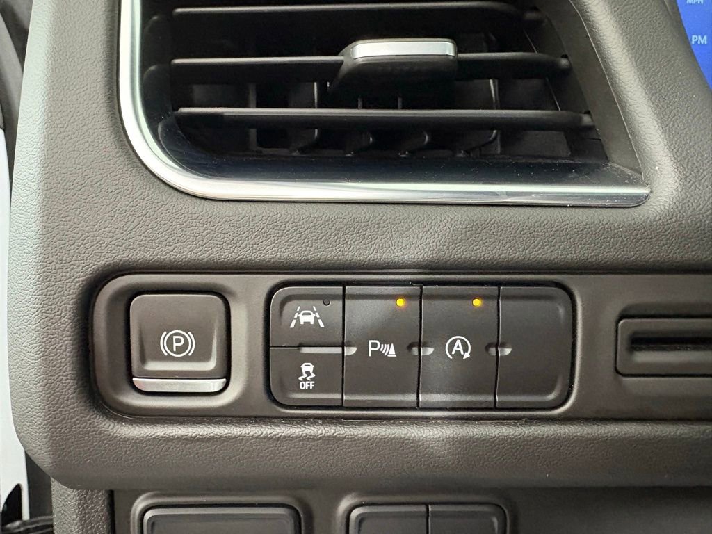 Used 2023 Chevrolet Suburban Premier image 17