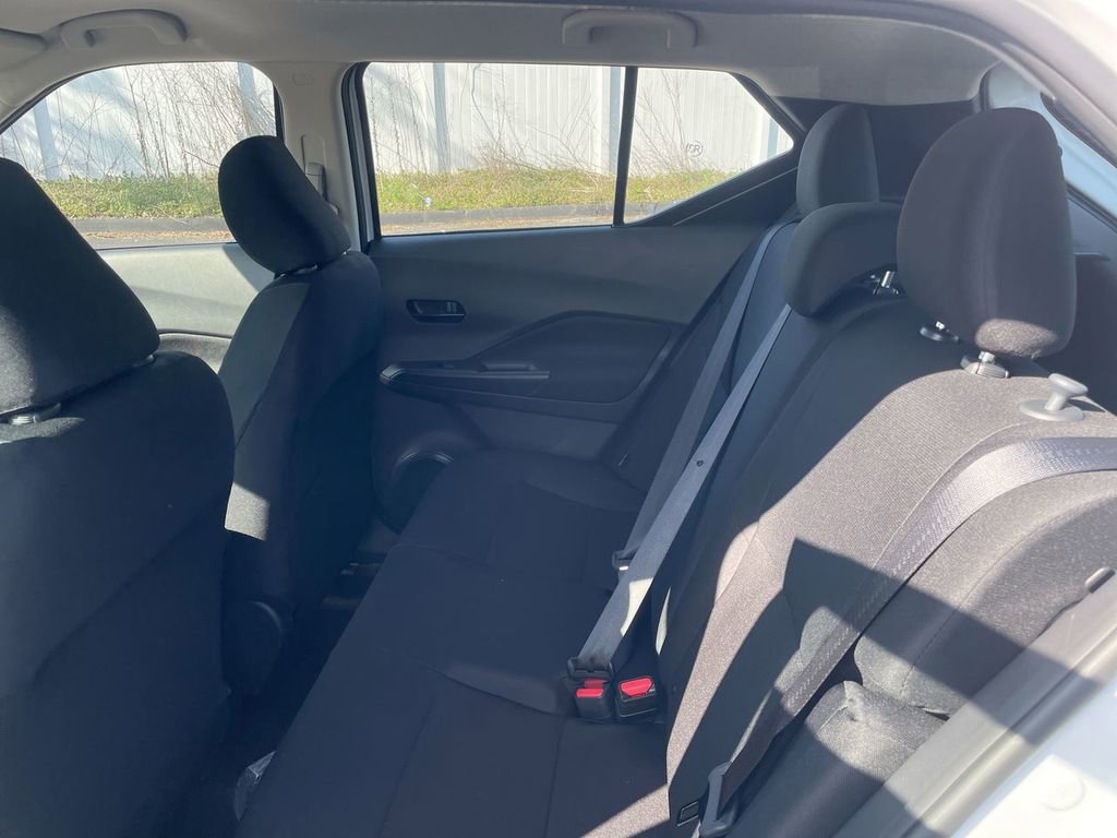 New 2025 Nissan Kicks Play S image 31