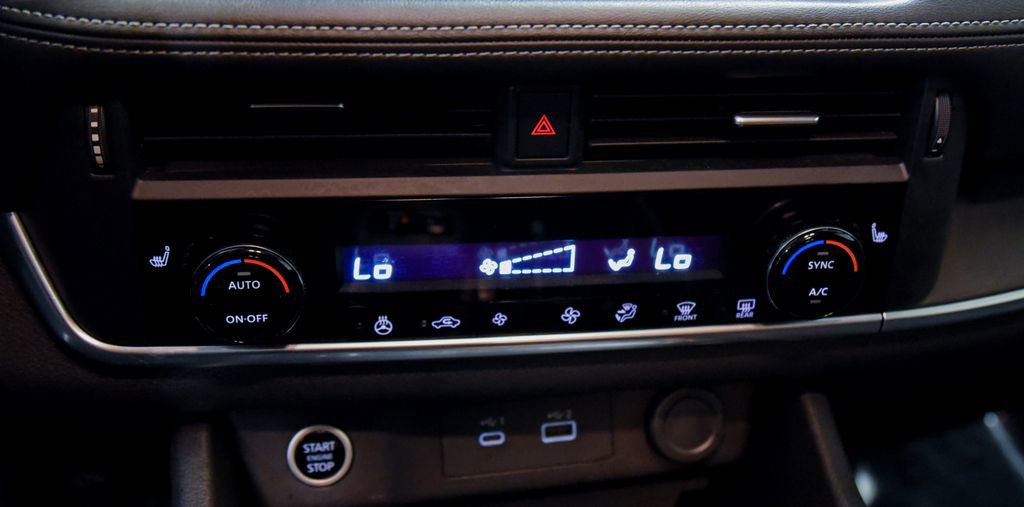 Used 2022 Nissan Rogue S image 17