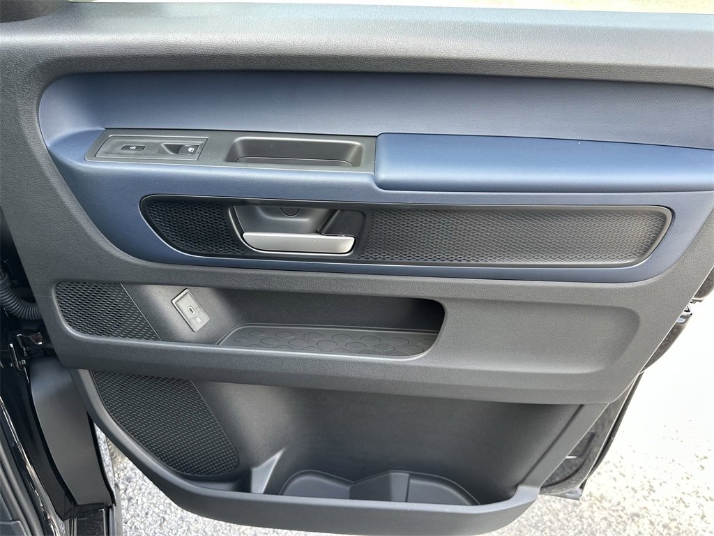 New 2025 Volkswagen ID. Buzz Pro S image 36