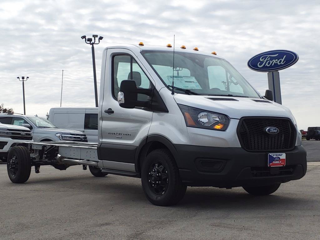 Used 2024 Ford Transit 350 RWD image 4