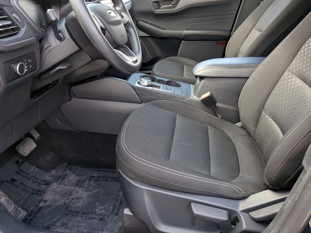 Used 2025 Ford Escape Active AWD/4WD image 19