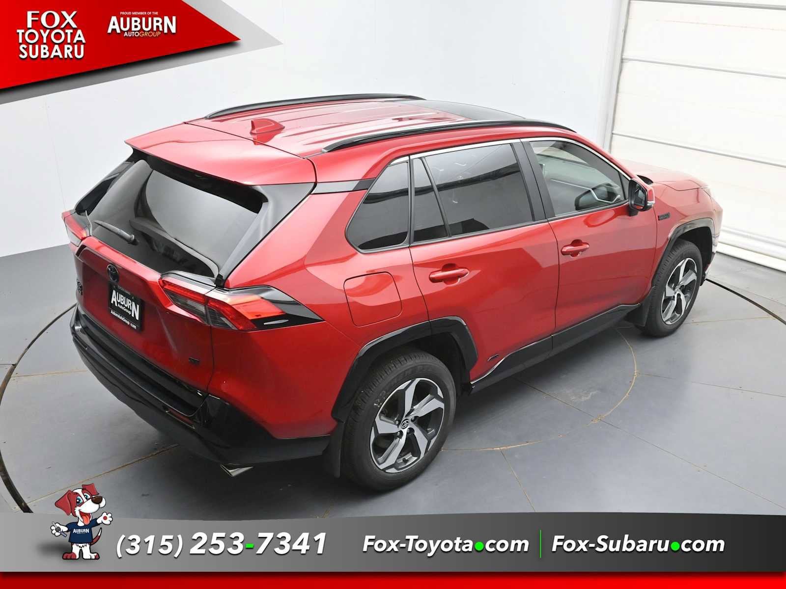 Used 2023 Toyota RAV4 SE w/ Weather & Moonroof Package AWD/4WD image 28