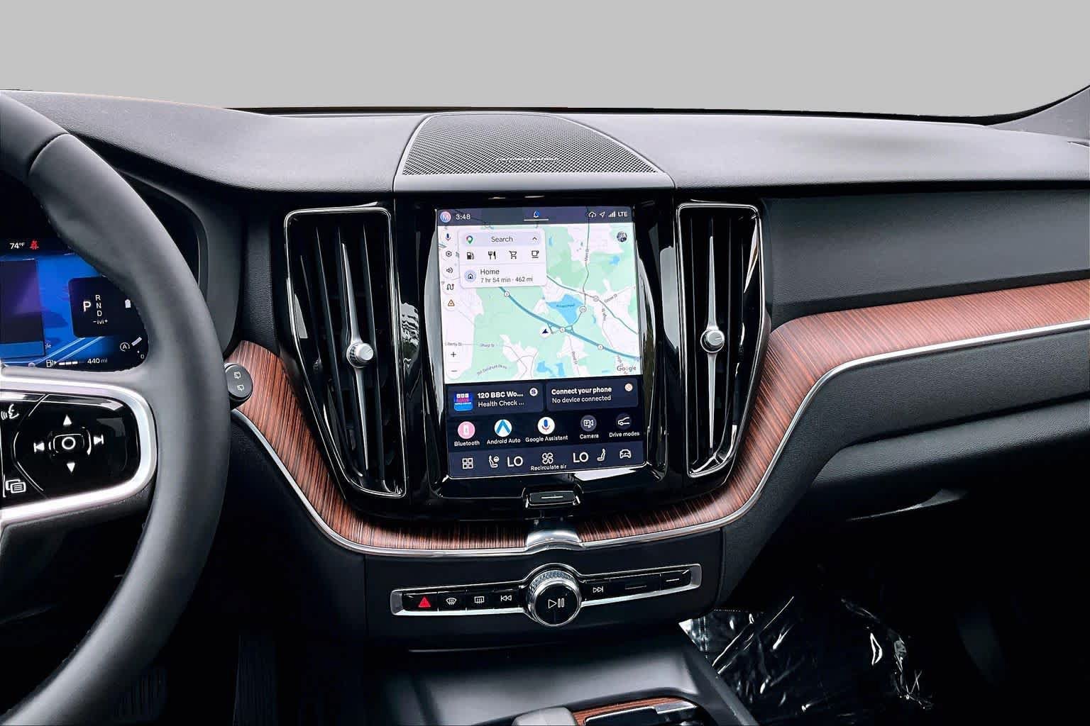 Certified 2024 Volvo XC60 B5 Plus w/ Climate Package AWD/4WD image 7