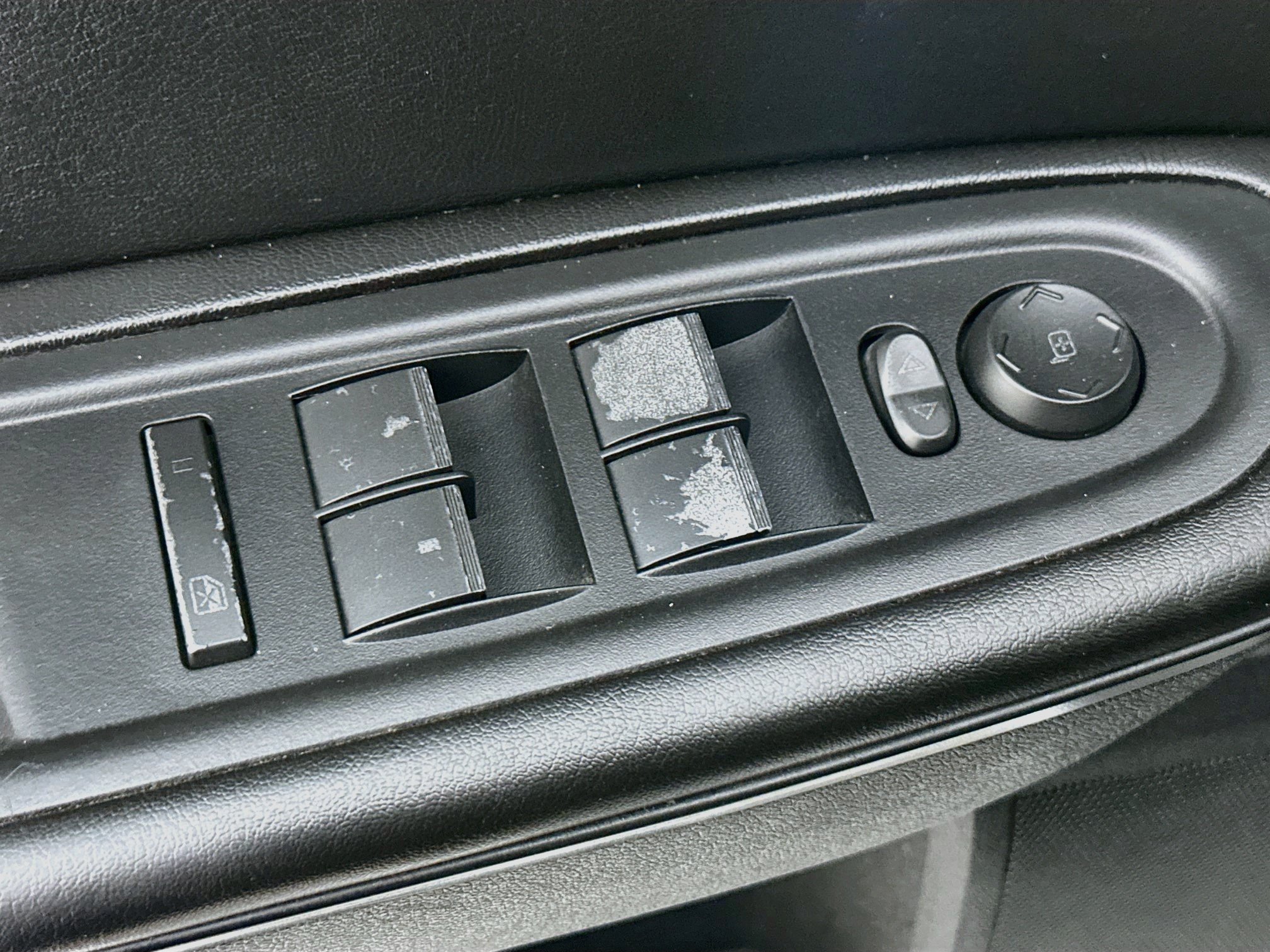 Used 2016 GMC Acadia SLE FWD image 15