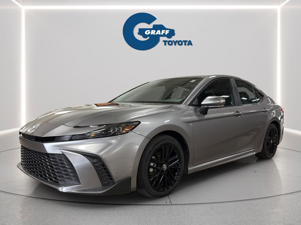Used 2025 Toyota Camry SE FWD image 2