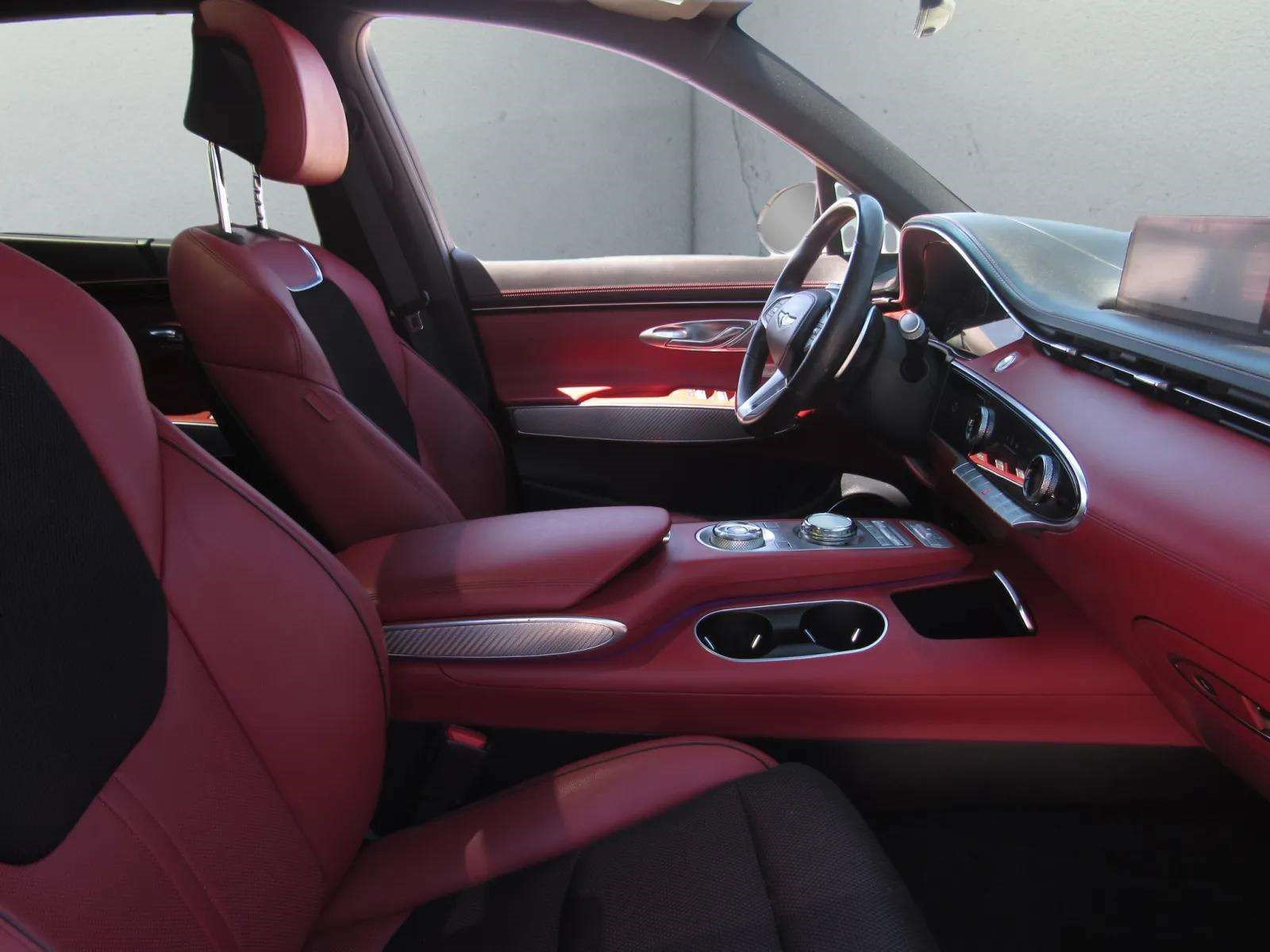 Used 2023 Genesis GV70 2.5T w/ Sport Prestige Package AWD/4WD image 8