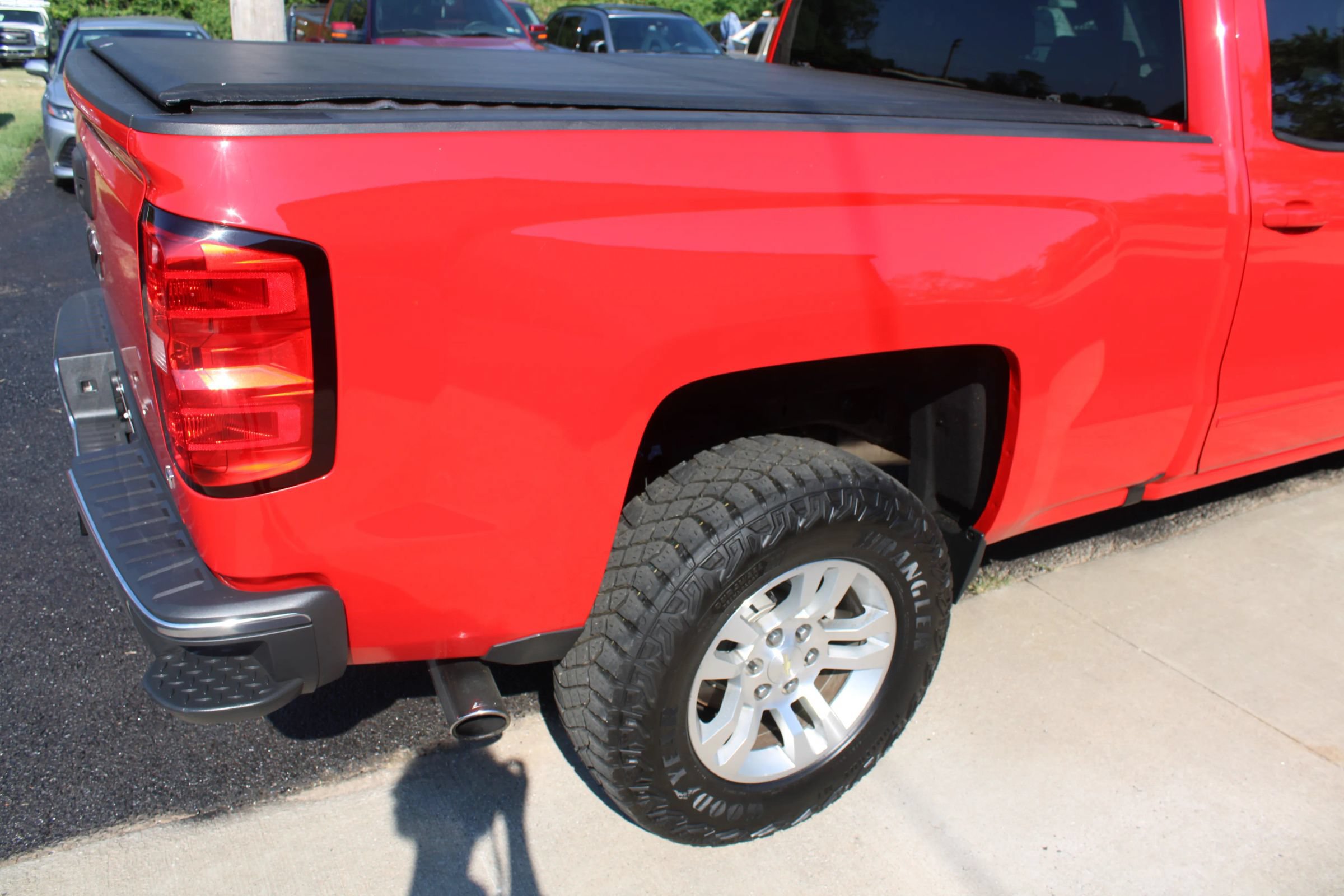 Used 2017 Chevrolet Silverado 1500 LT w/ All Star Edition AWD/4WD image 10
