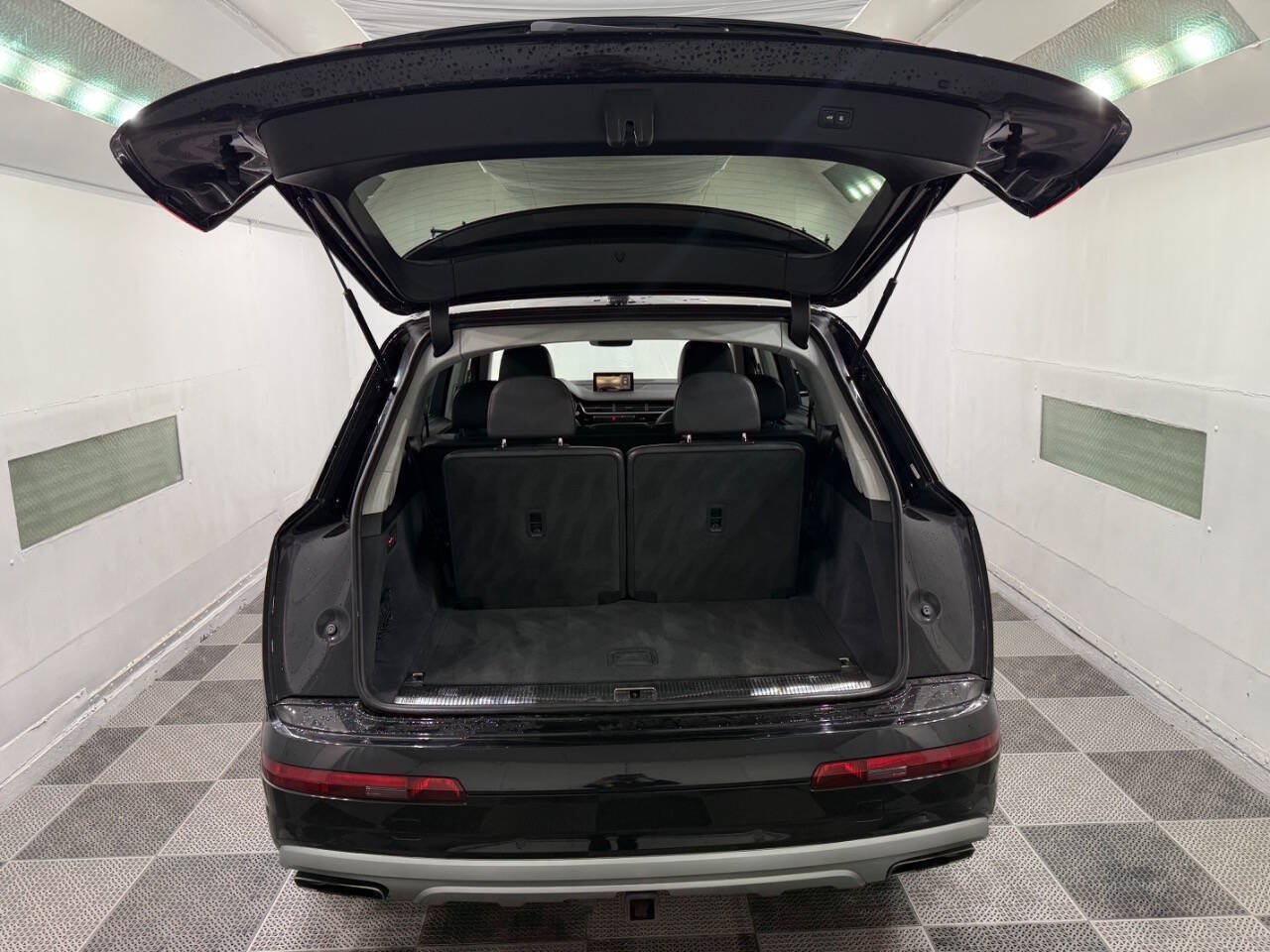 Used 2019 Audi Q7 3.0T Prestige AWD/4WD image 39
