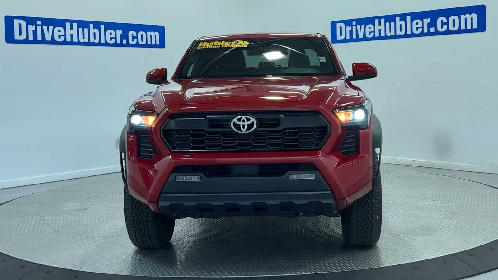 Used 2025 Toyota Tacoma TRD Off-Road AWD/4WD image 3