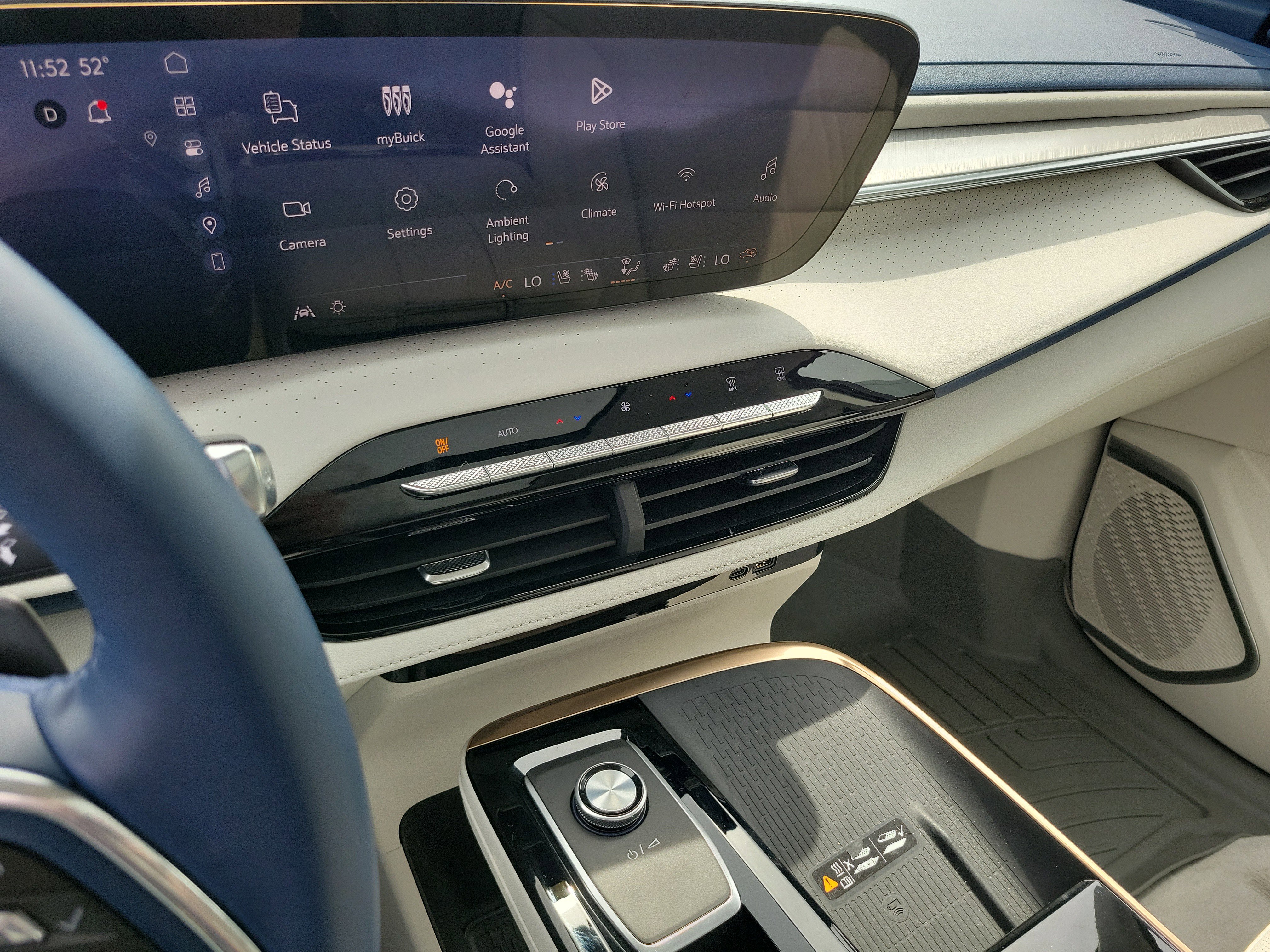 Used 2025 Buick Enclave Avenir FWD image 25