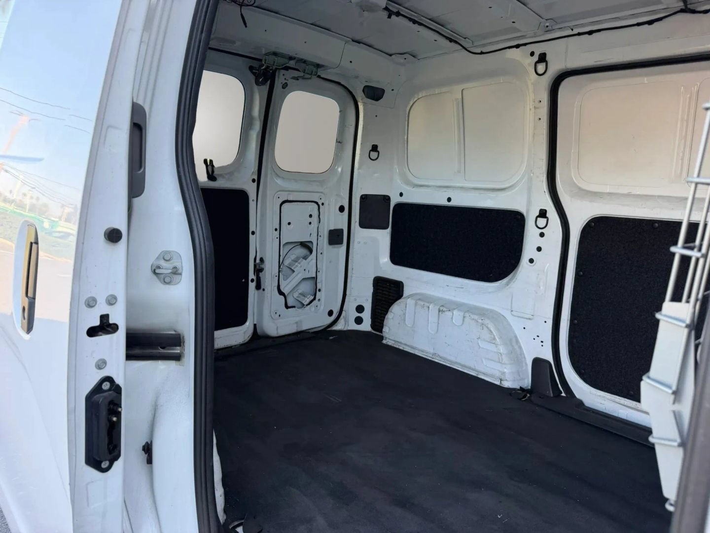 Used 2020 Nissan NV200 SV w/ Back Door Glass Package FWD image 16