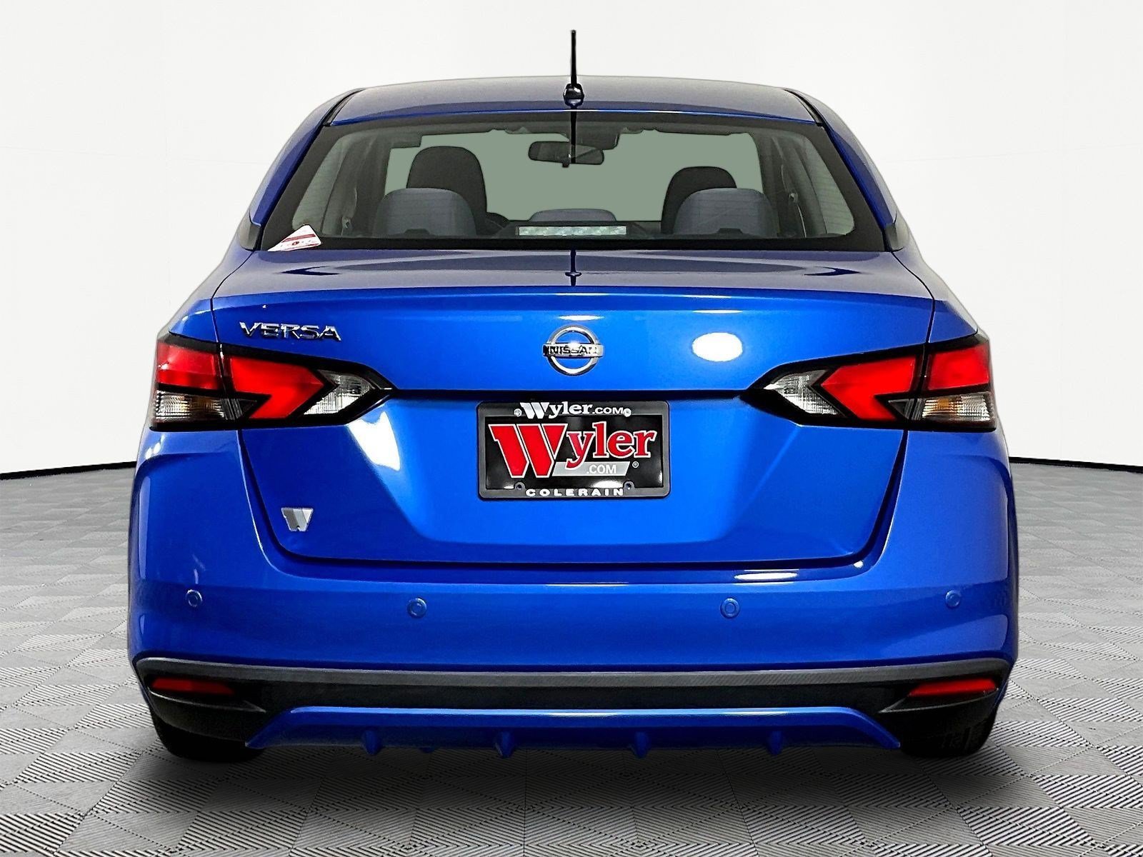 Certified 2021 Nissan Versa S FWD image 5
