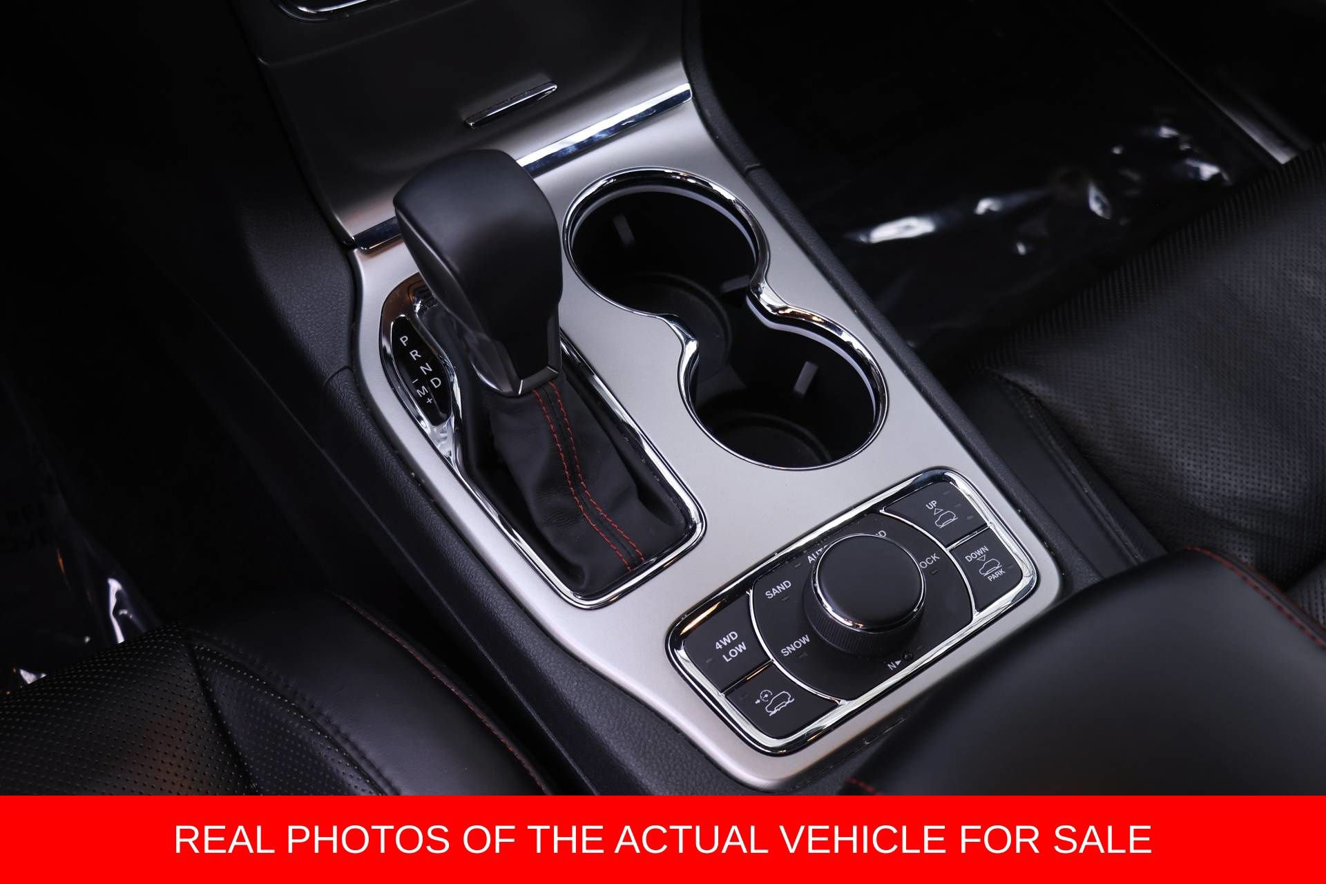 Used 2018 Jeep Grand Cherokee Trailhawk w/ Trailhawk Luxury Group AWD/4WD image 12