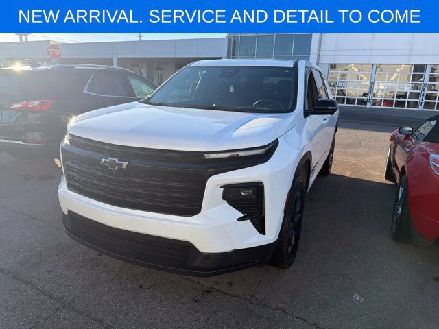 Certified 2024 Chevrolet Traverse LS w/ Midnight/Sport Edition FWD image 2