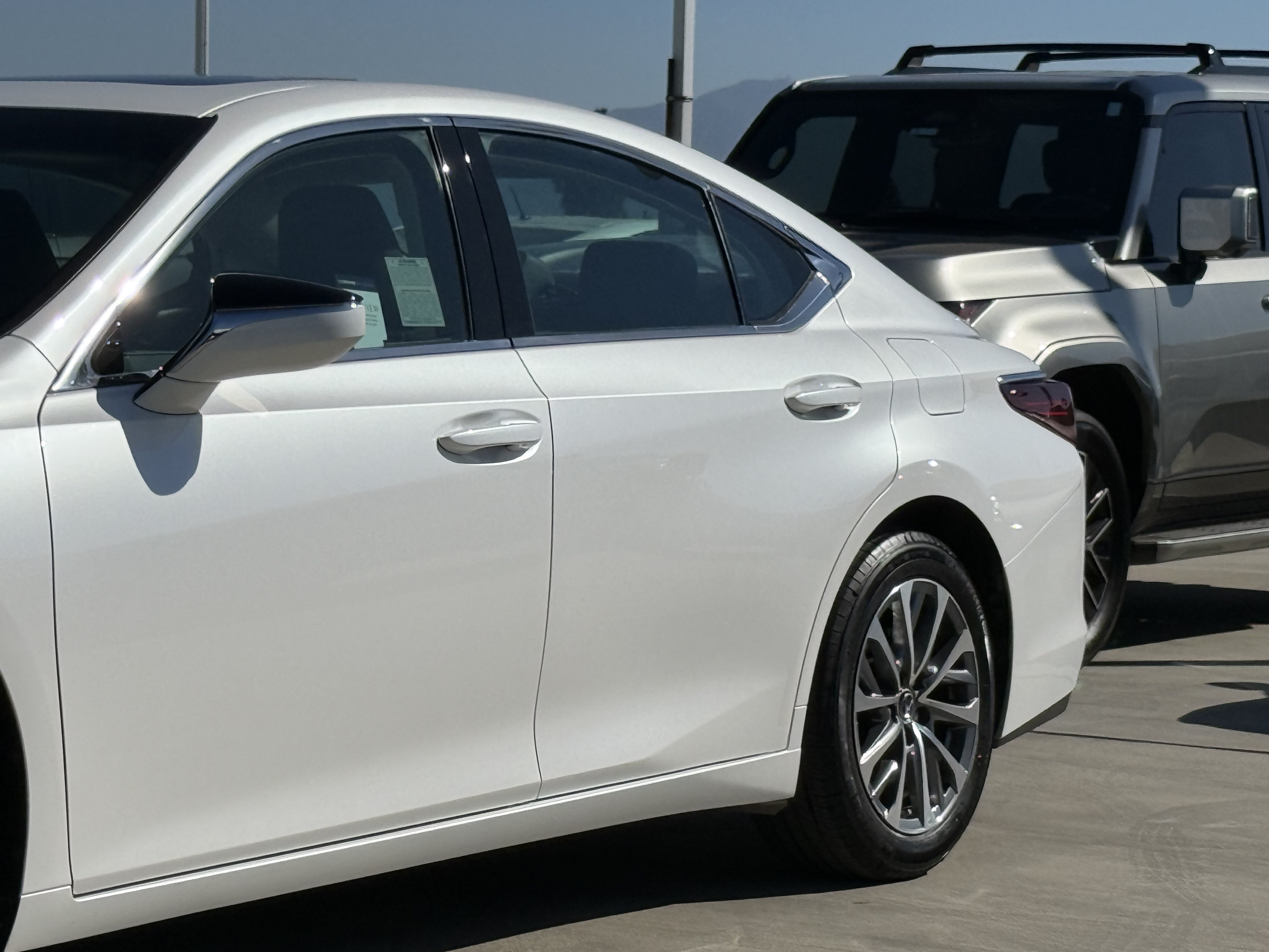 Certified 2024 Lexus ES 350 FWD image 9